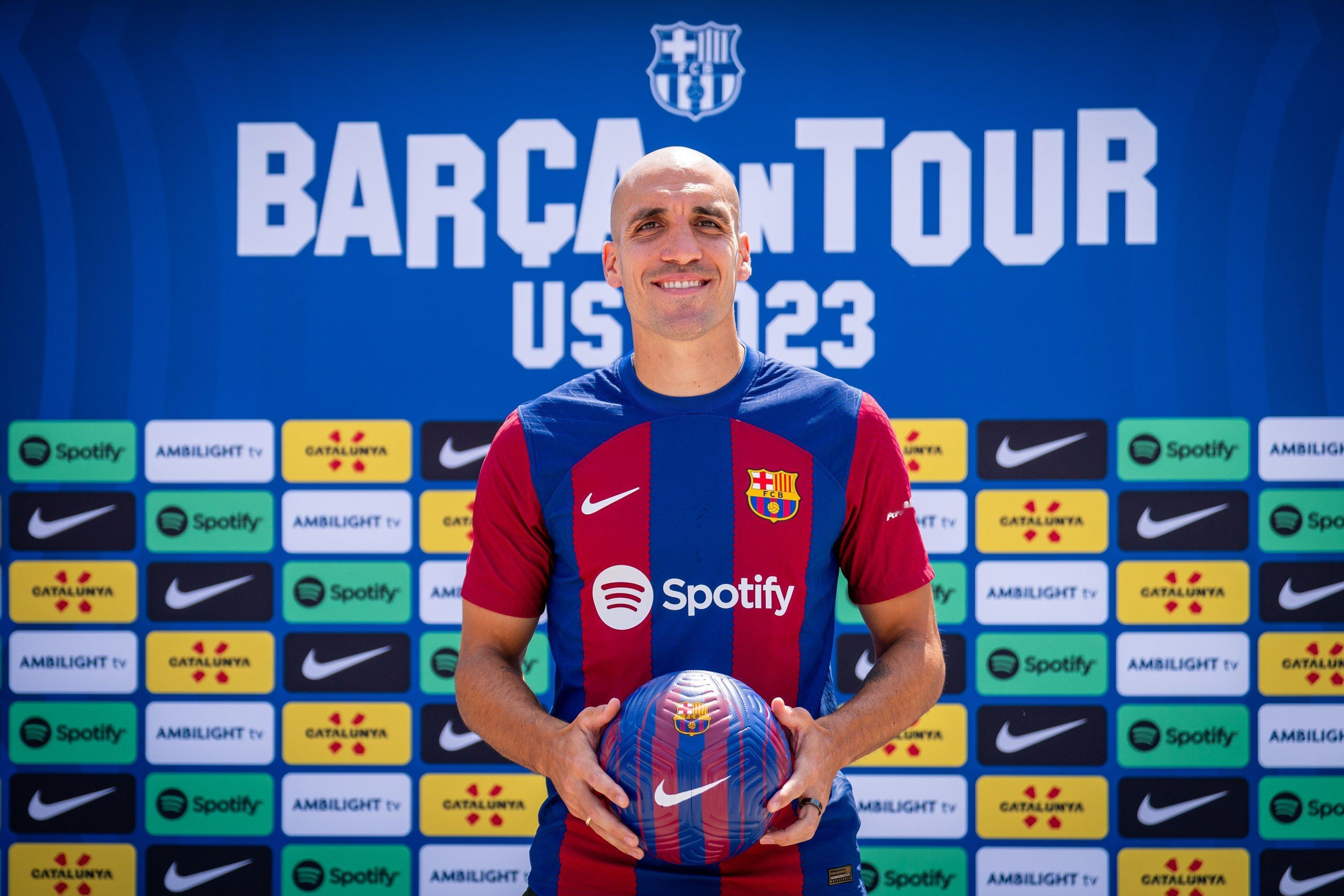 RAC1：罗梅乌即将离开巴萨。俱乐部和球员已达成协议，终止其合同。巴萨热点现场至