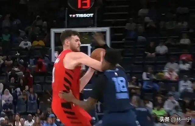 2026 年 3 月的 NBA 赛场，谁能想到开拓者的克林根会以 “肘王” 的身