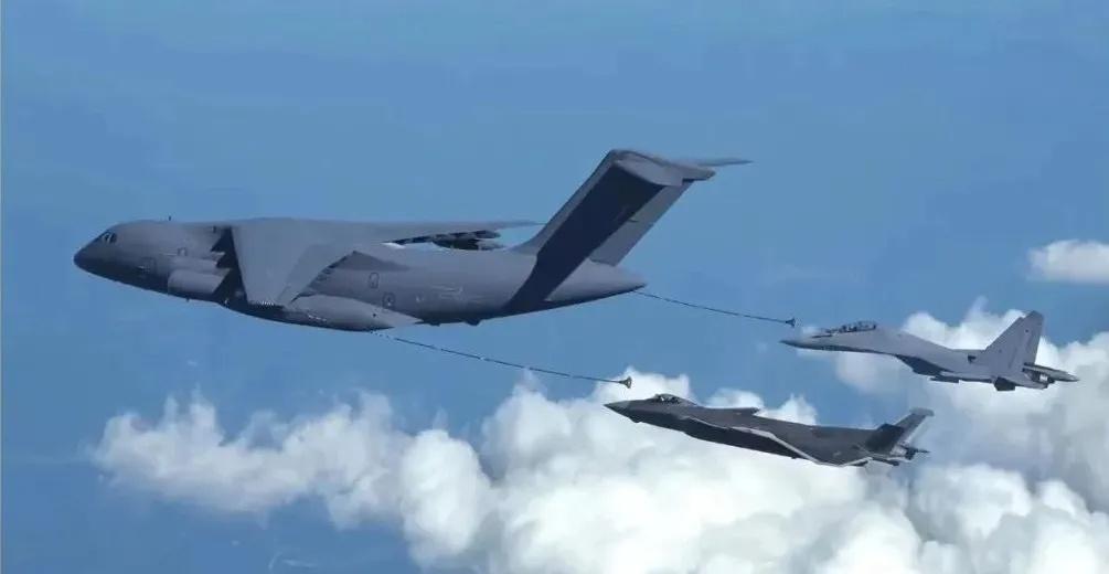 原创航空摄影武器装备 一转眼，歼20首飞都15年了。如果我们没猜错，按最长10年