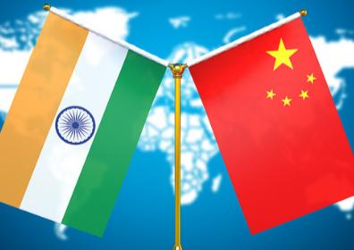 【美军报告挑拨中印关系】

12月25日，在中国外交部的例行记者会上，有记者提问