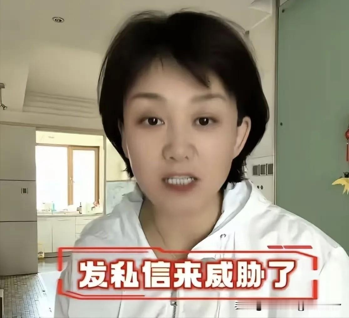 小记杨威，一个食品安全“吹哨人”！因暗访“杨梅拌防腐剂”保险销售，让涉事杨梅被扣