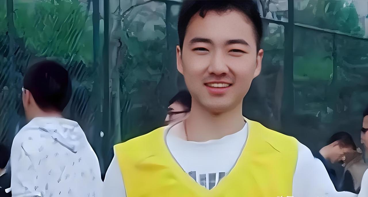 泪目！江苏29岁小伙白血病晚期。父母含泪瞒着他，谎称只是严重贫血。谁料，小伙病逝