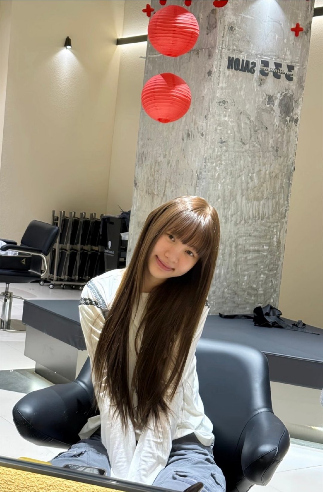 痞幼直播关美颜在网红里真的算很有勇气的了，就冲这份真实必须路转粉！这个素颜也能打