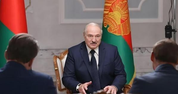 白俄罗斯的总统卢卡申科对欧洲记者说，“美国之所以不敢与中国宣战，那是因为美国已经