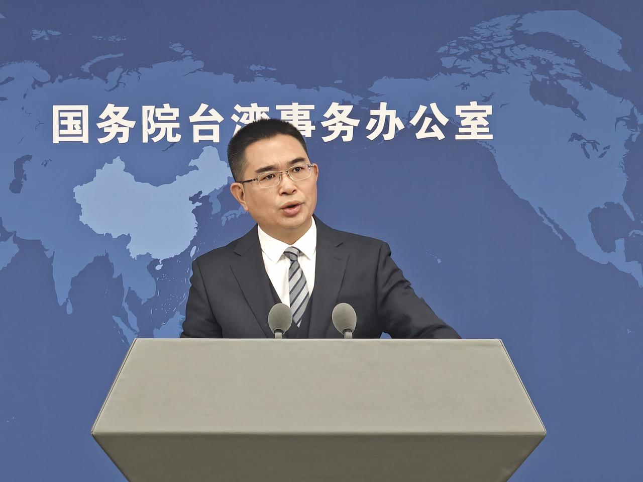 台湾当局的风向，转得比电风扇还快！昨天还在喊“战斗到底”，今天突然高呼“和平无价