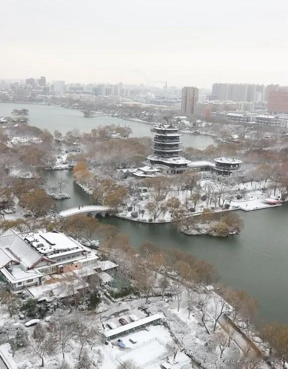 济南这天气是要“放大招”了！2026年1月15日11时30分，济南市气象台发布寒