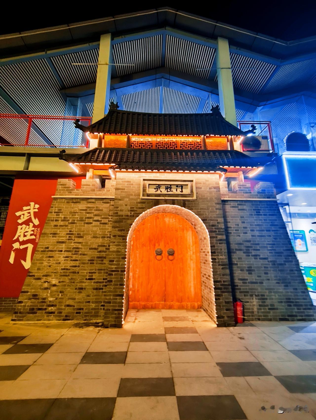 武汉昙华林打卡地！不用挤老街，出站即达，来武汉逛昙华林，真的不用只扎堆老街！地铁