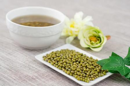 一碗绿豆汤，差点要了她的命！

先别急着喝——福州一位有多年高血压病史的阿姨，平