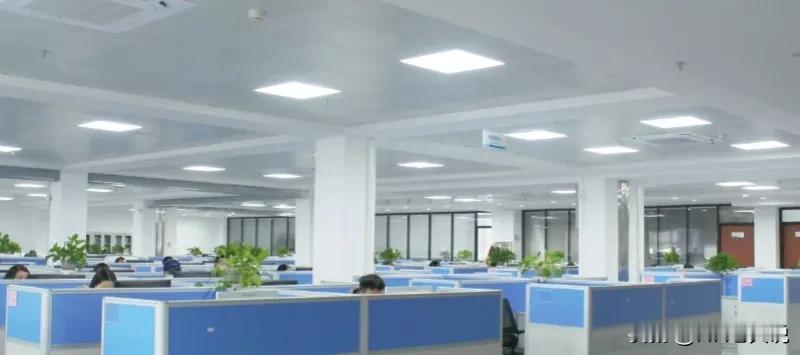 作为一个底层搬砖HR，我想说在招聘面试时，HR是站求职者的，所以你得懂得用好他们