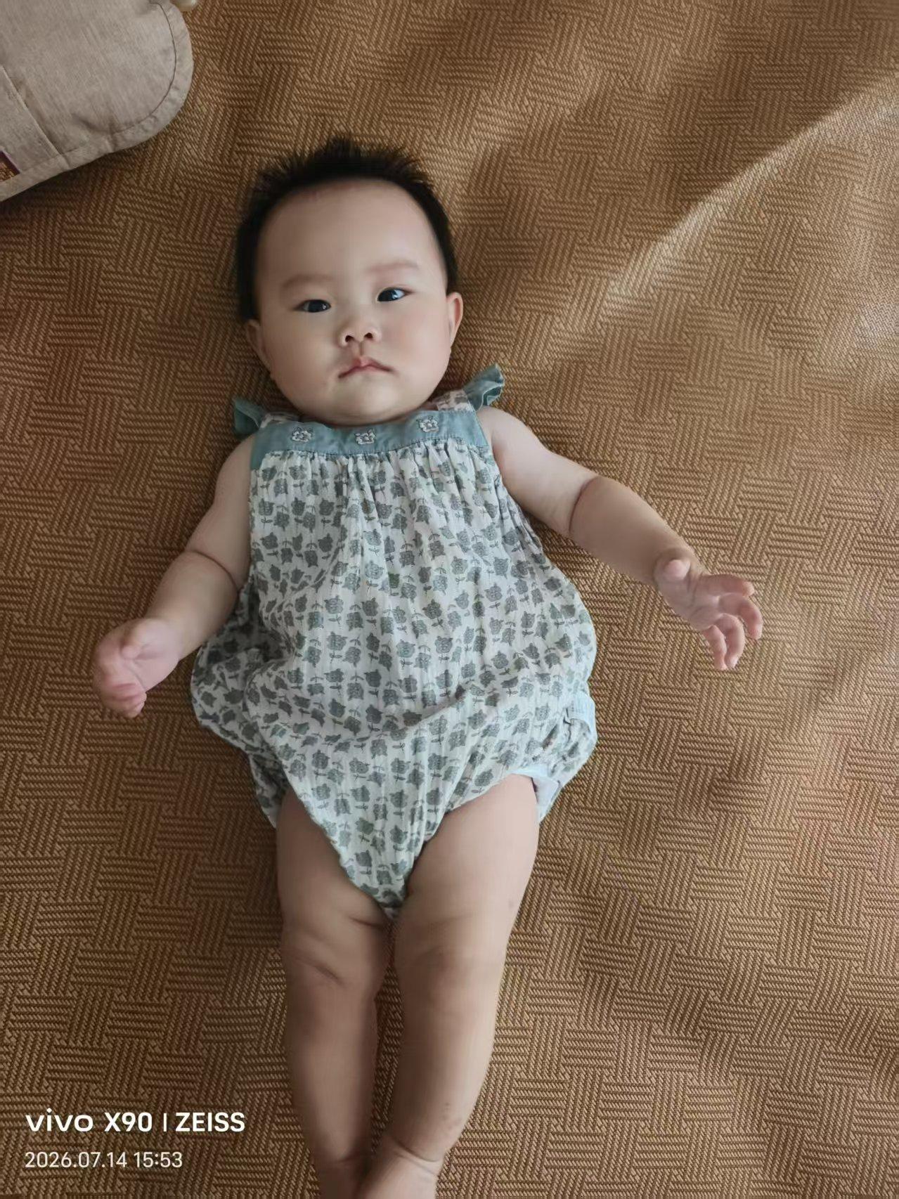 来一组呦呦的床上生活写真！