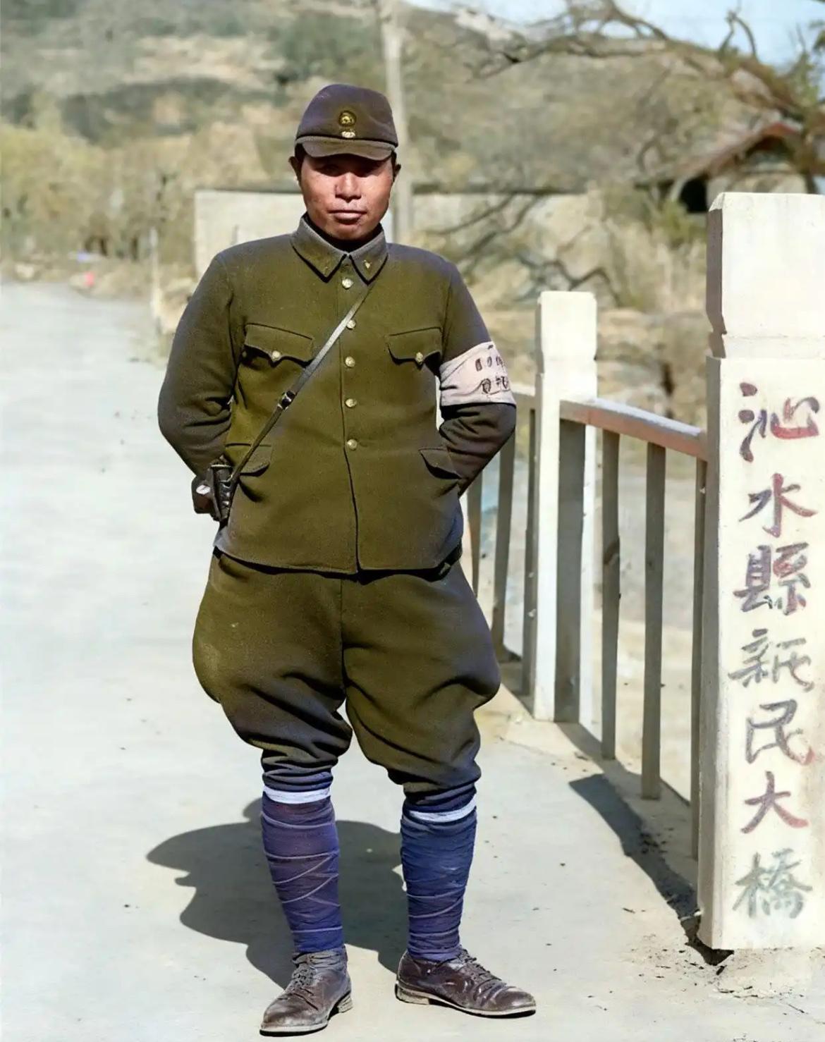 为何日本侵华期间与中国百姓合影互动？他们真的有那么友好吗？

当时日本侵略者的核