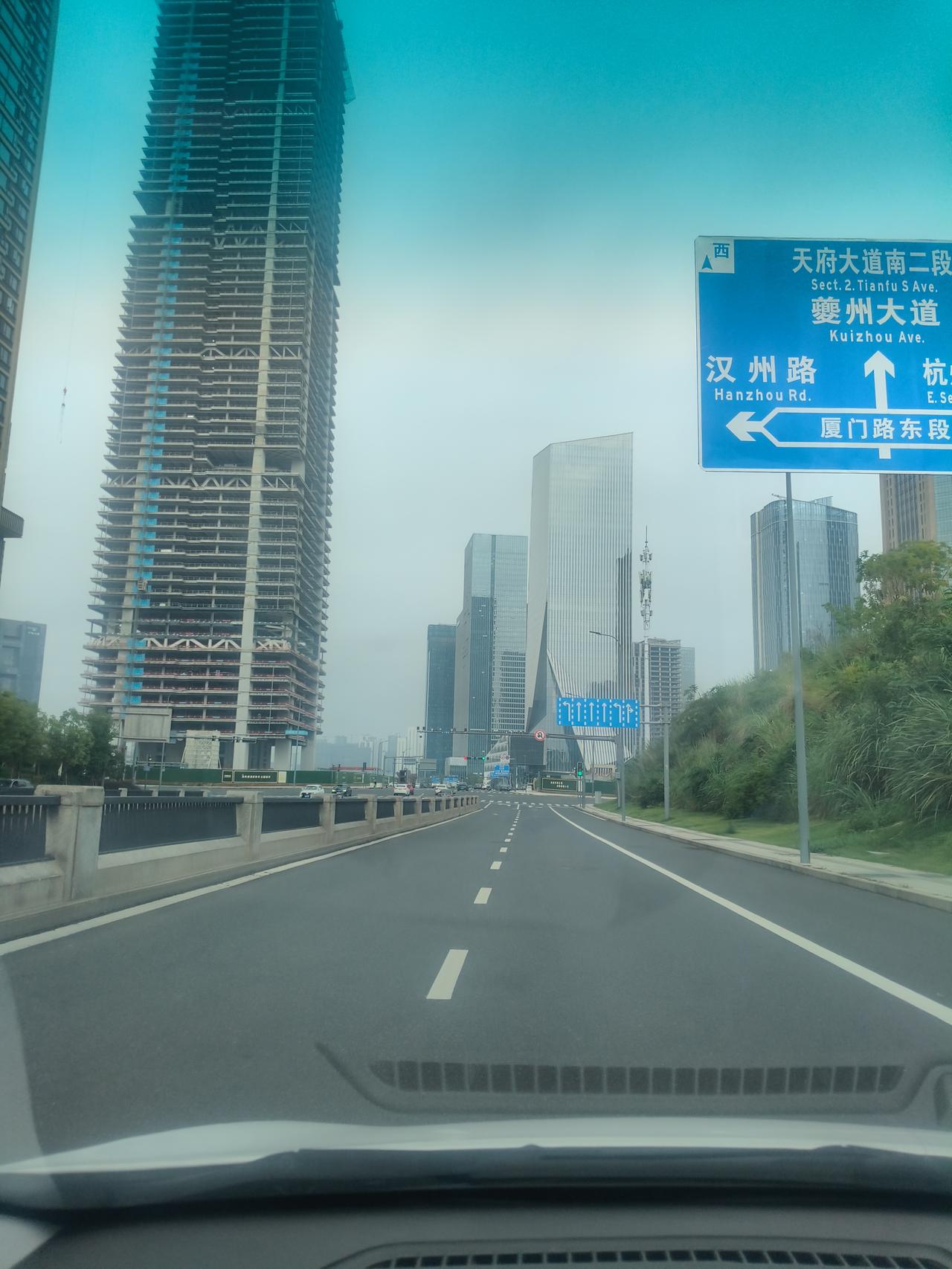 大成都最高建筑诞生了，中海天府中心，又称中海489，项目位于天府中央商务区核心地