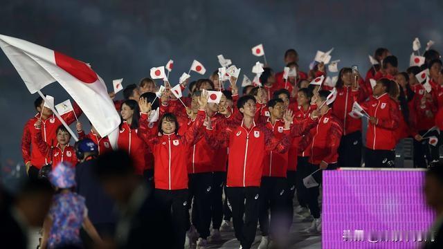 日本首相高市早苗在国会说了几句话，8月中国去日本的游客直接掉了59%，连续第九个