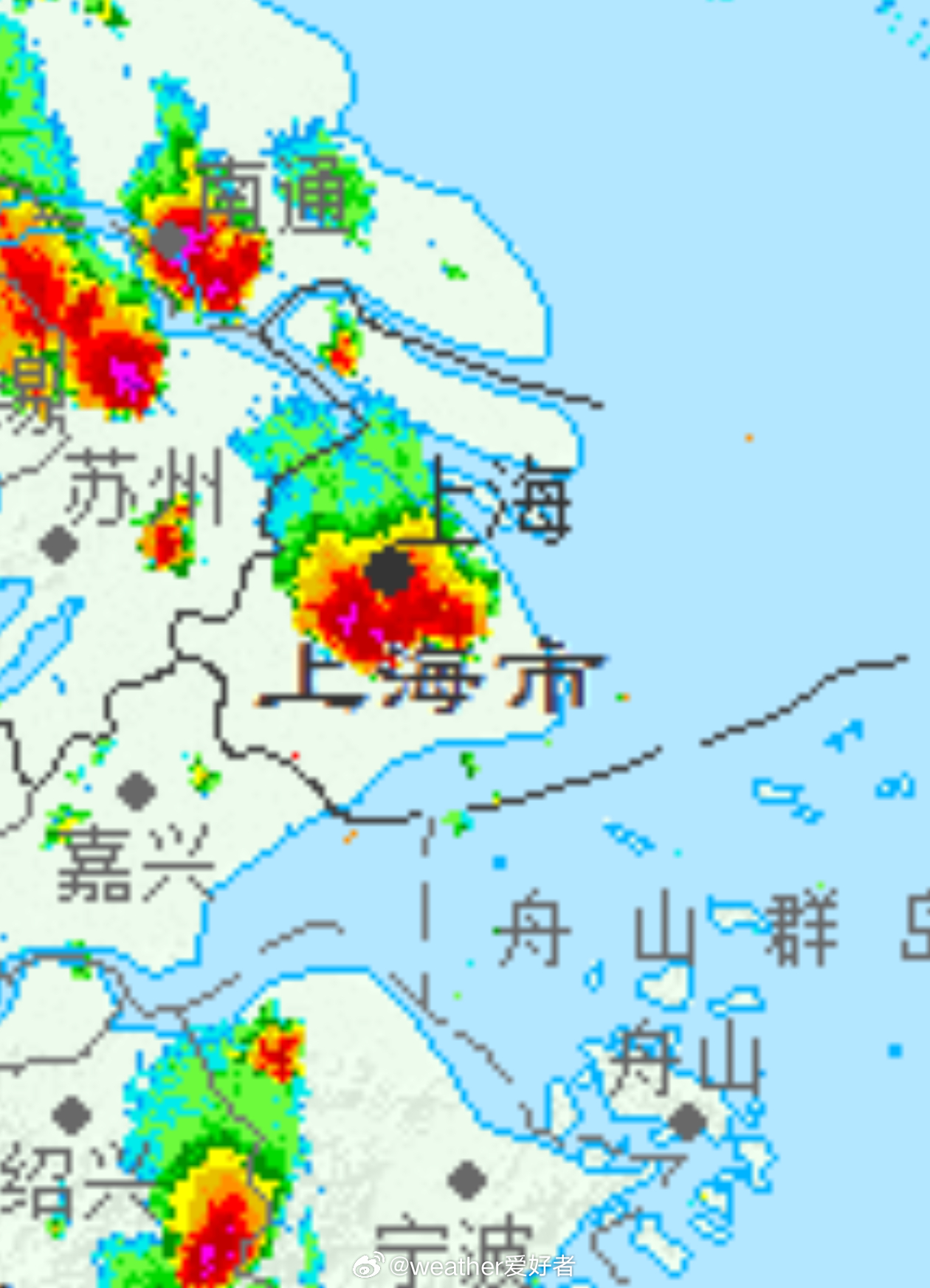 强对流天气 北京和上海，目前都有一块很强的红波，都夹杂了一点紫波，都出现了短时暴