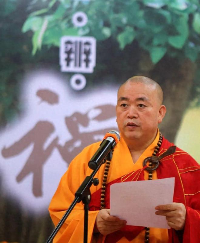 少林寺主持释永信涉嫌严重违反佛教戒律，长期与多名女性保持不正当关系并育有私生子，