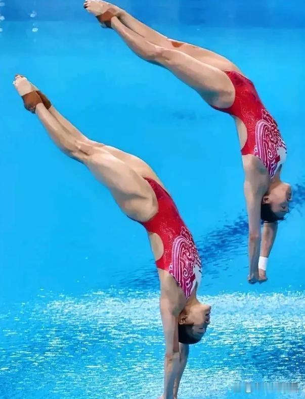 中国跳水队历史前三人物：
1、总教练—徐益明、梁伯熙、周继红
2、分管教练—刘犇
