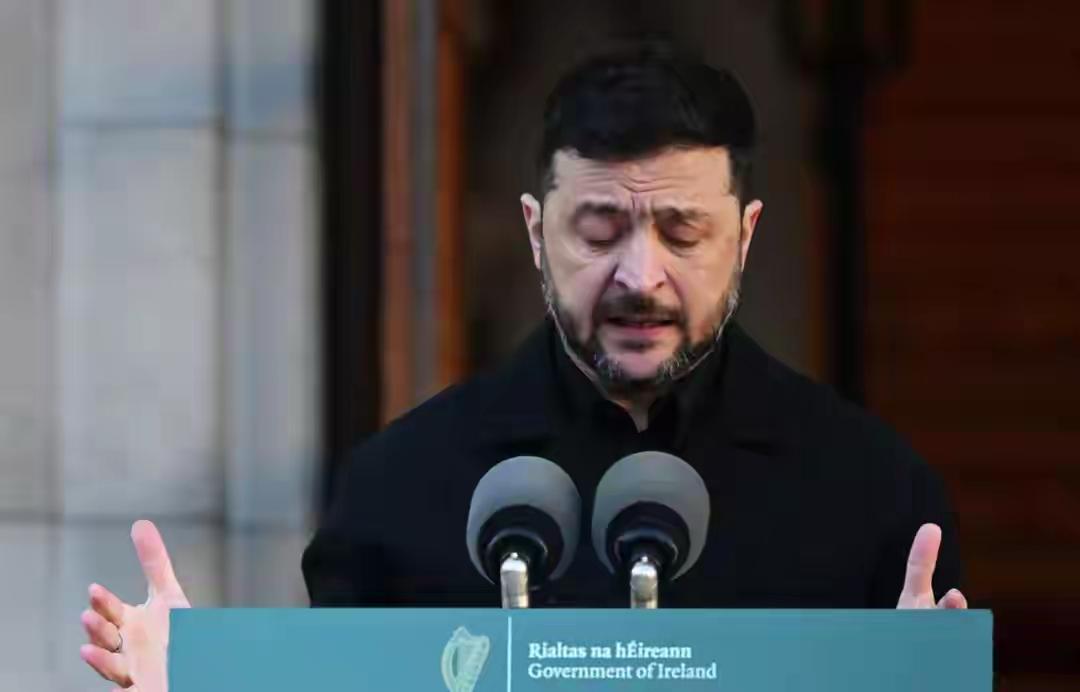 泽连斯基这戏，演岔劈了！贪腐案不是打老虎，是华盛顿给他下的“最后通牒”！核心圈子