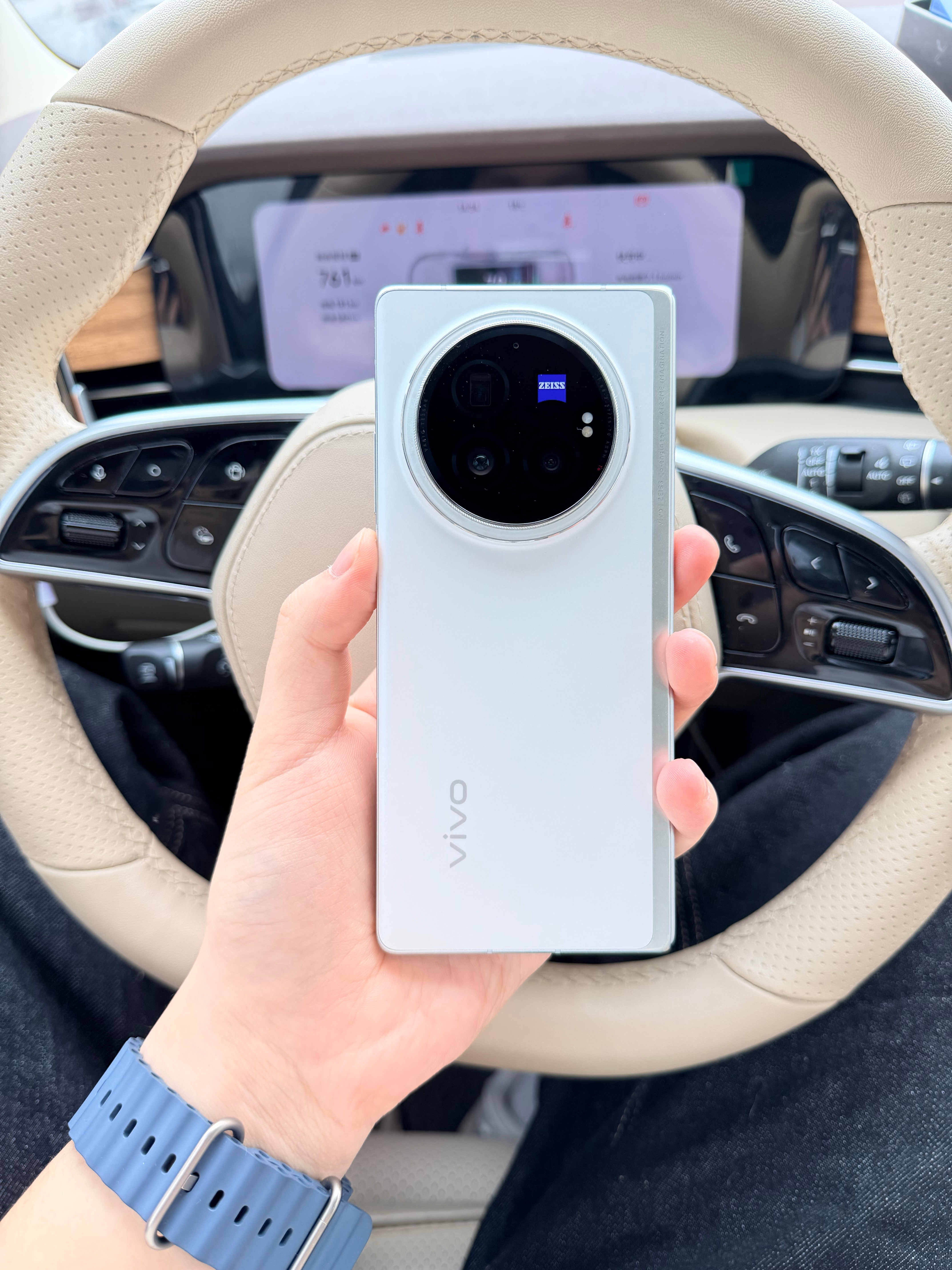 等iPhoneFold还是选安卓折叠屏我的选择是等一等iPhoneFold的吧！