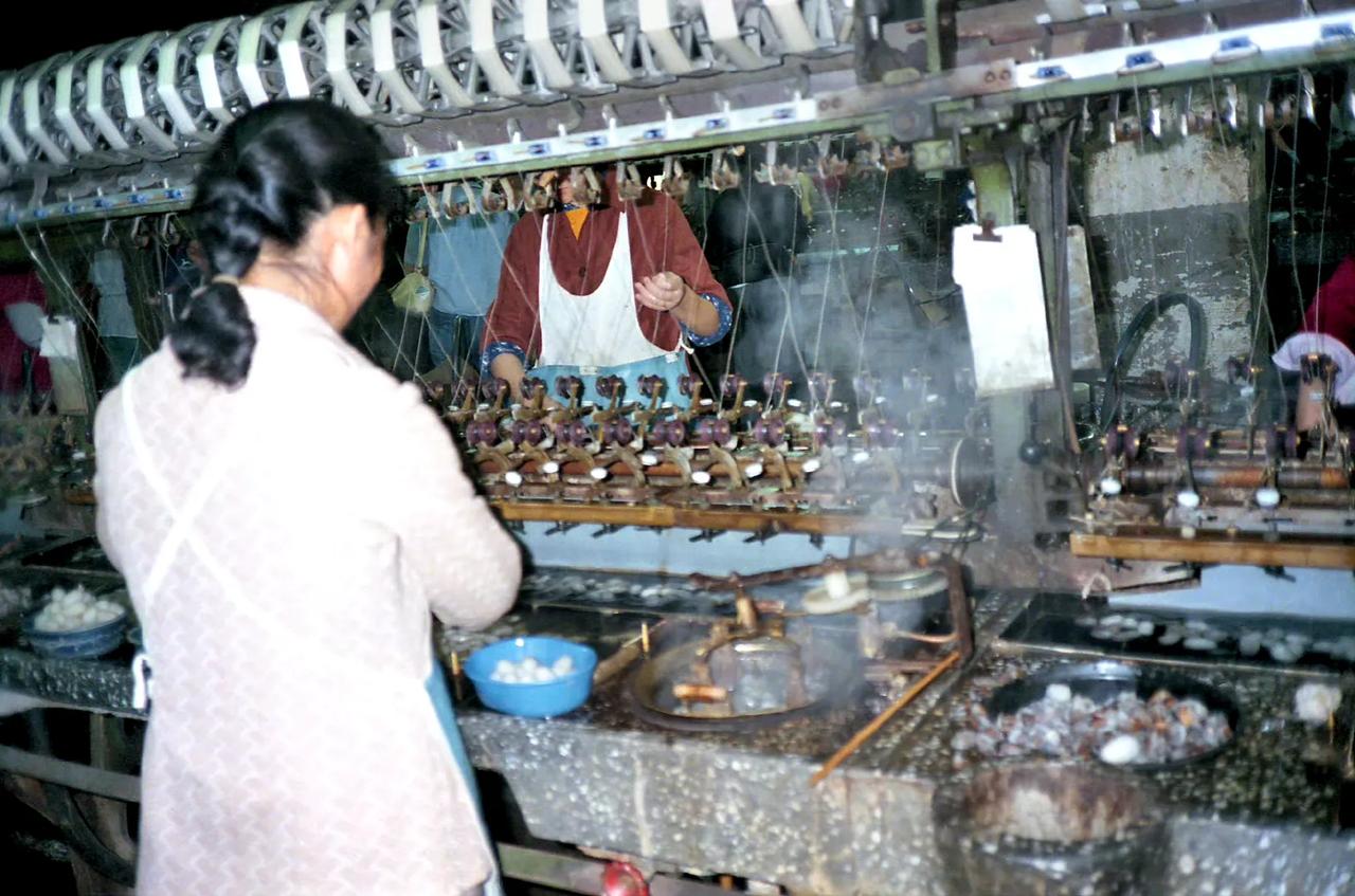 纺织厂内，万县，1986年10月摄。 ​ ​​​