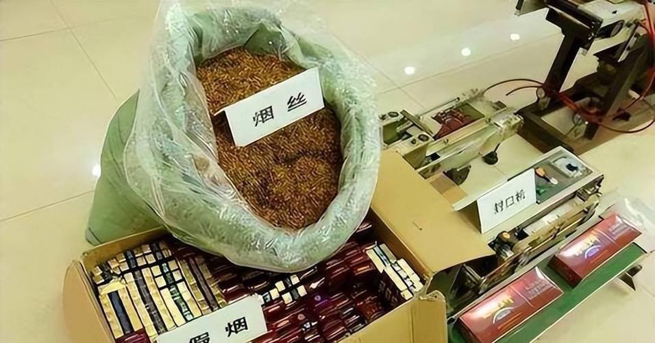 “我的烟草是真的，烟丝是真的，过滤嘴也是真的，凭什么造出来就成了假烟？”
当警察