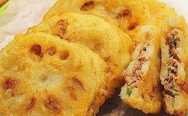 一道特别好吃的家常菜
地道炸藕盒（藕夹肉）做法
核心要点：三肥七瘦肉馅、连刀藕片