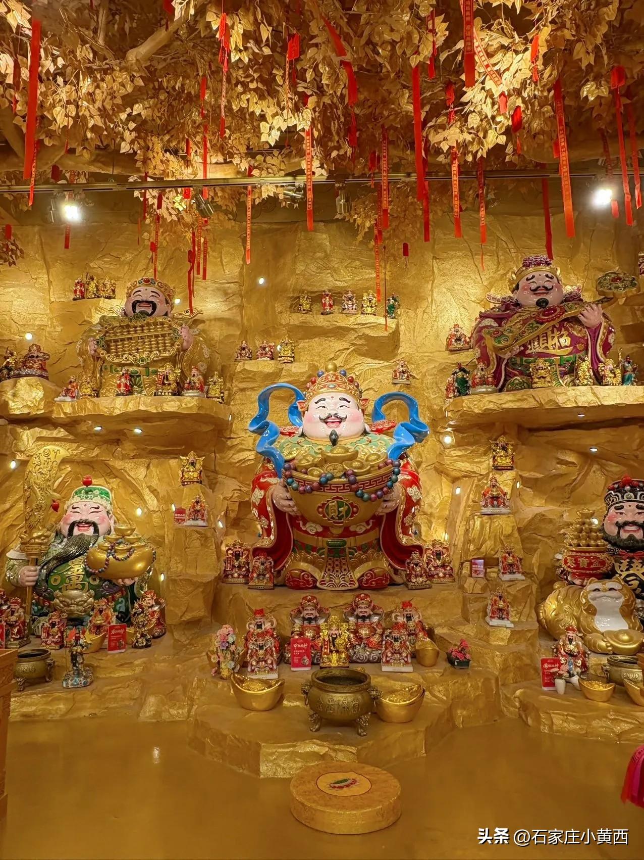 秋日生活打卡季今年的石家庄“牛马”生活实在是太难了！挣不了钱，养不了娃，照顾不了