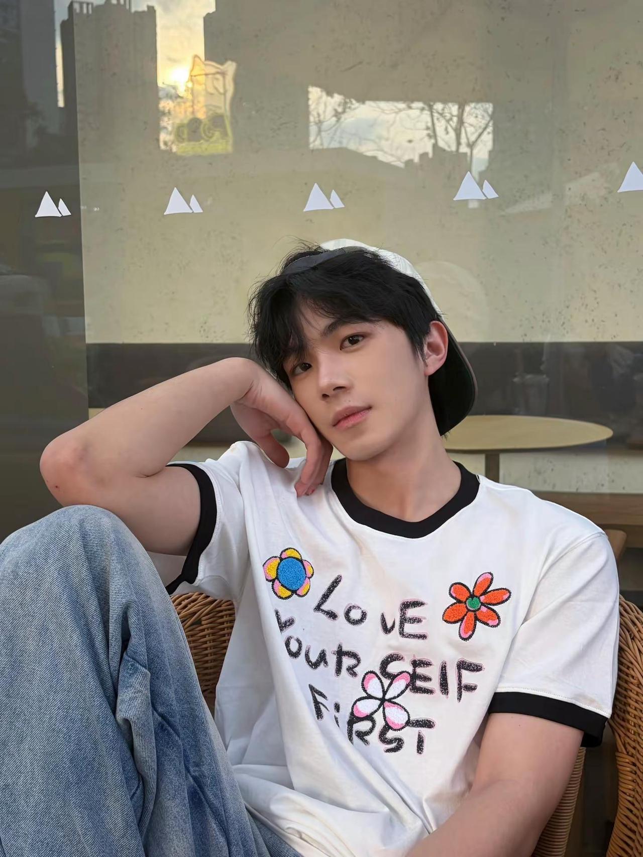 春日穿搭 少年感 小狗日记 女友视角 plog