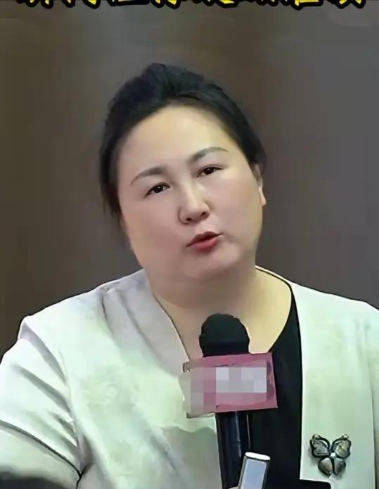 陶矜女士，先把自己的身材管理一下，那油都感觉溢出来了，搞钱固然重要，但搞钱还是为