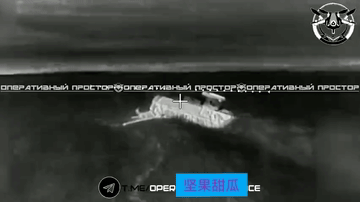 乌克兰前线，乌军一辆无人车送物资陷入了坑里，然而俄军第20集团军无人机操作员发现