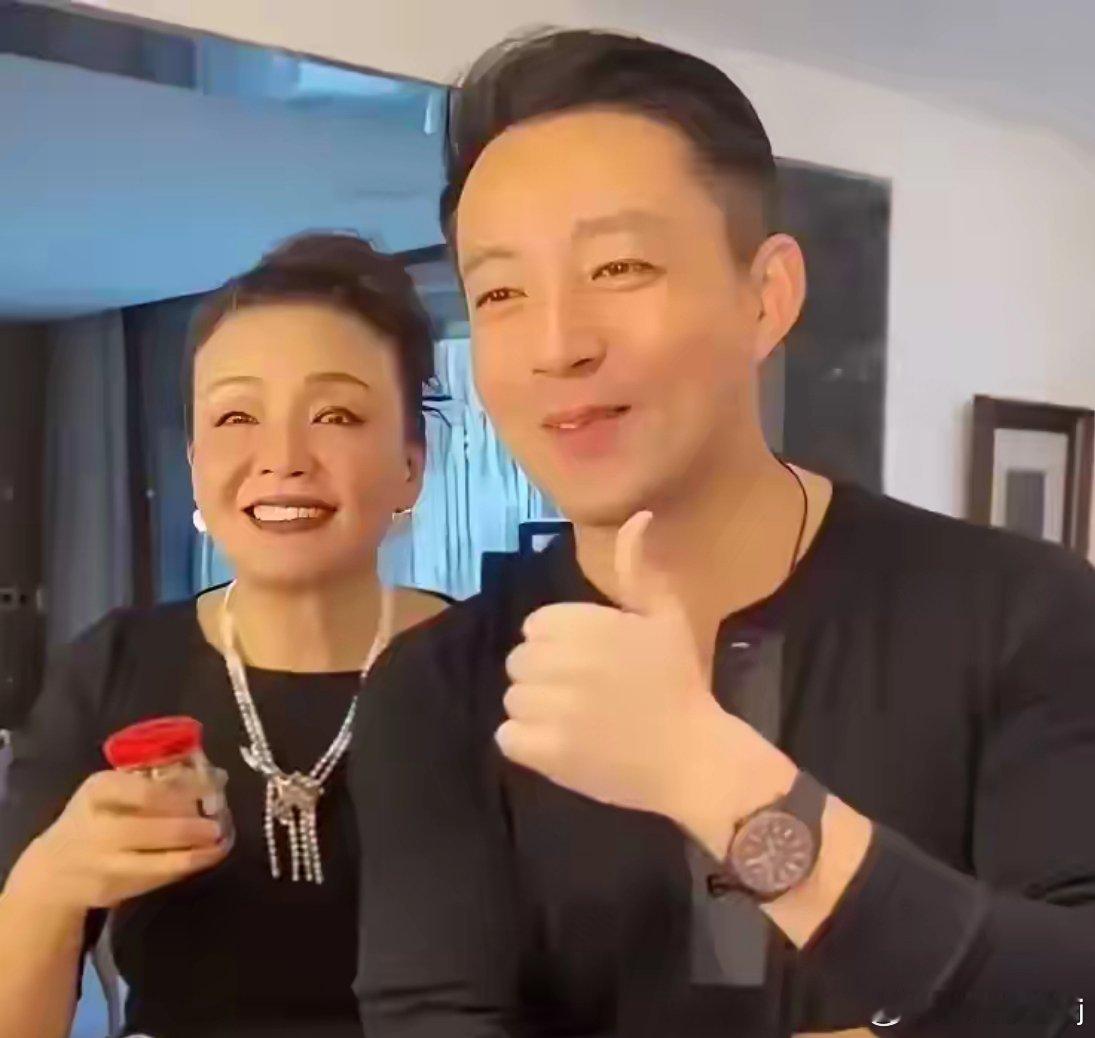 张兰为什么要刻意在直播间里留言透露自己的接下来的行程，你看懂背后的深意了吗……昨