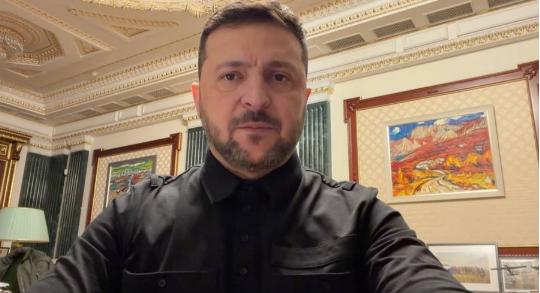 图文：泽连斯基批评乌空军在打击俄无人机方面表现不佳

乌克兰总统弗拉基米尔·泽连