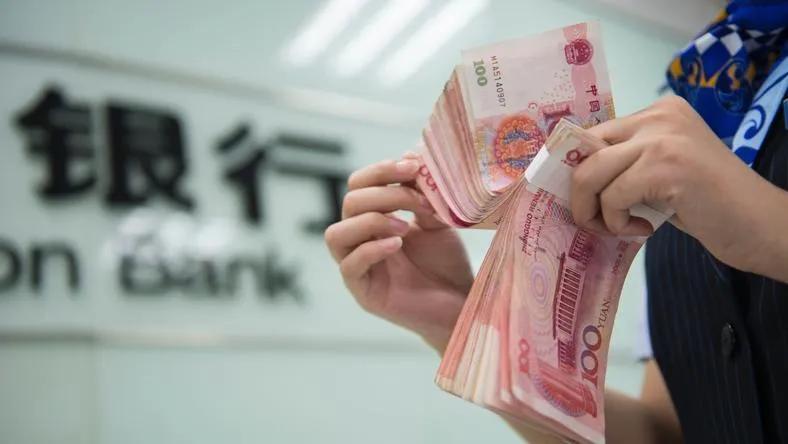 听我一个在银行工作的朋友说，最近日子不好过，存款贷款都有指标，可见现在日子不太好