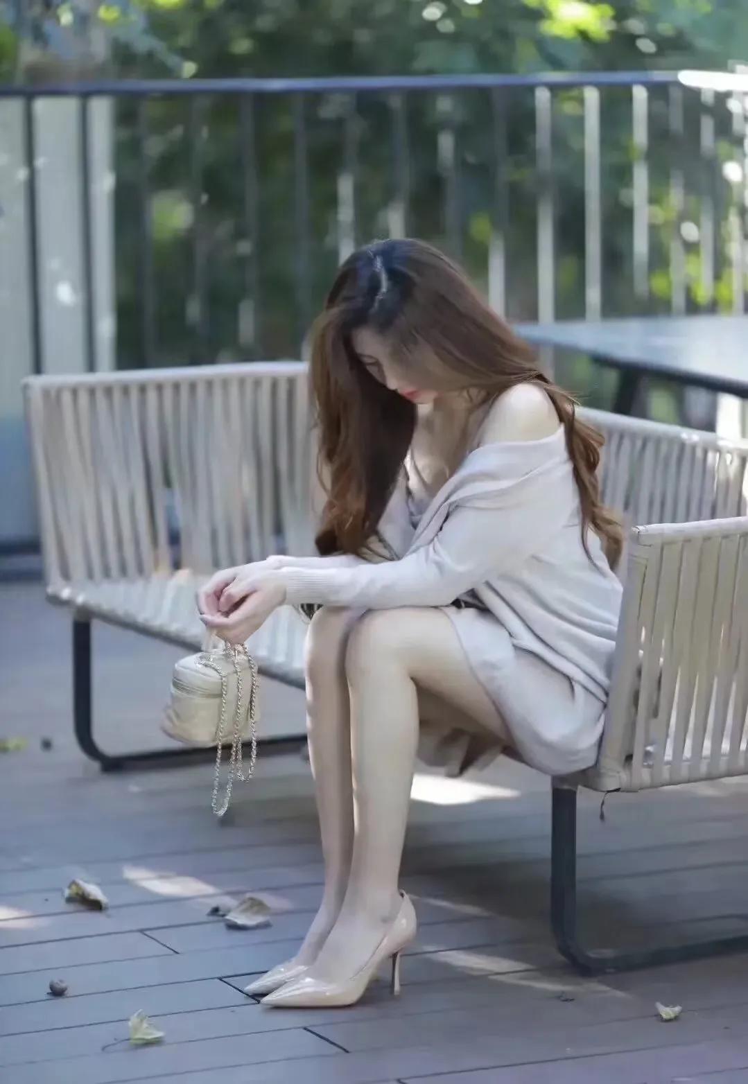 『大热天啥时候过去』最近是不是太热🥵的原因中暑了呀！
嗓子一咽口水说疼不是太疼