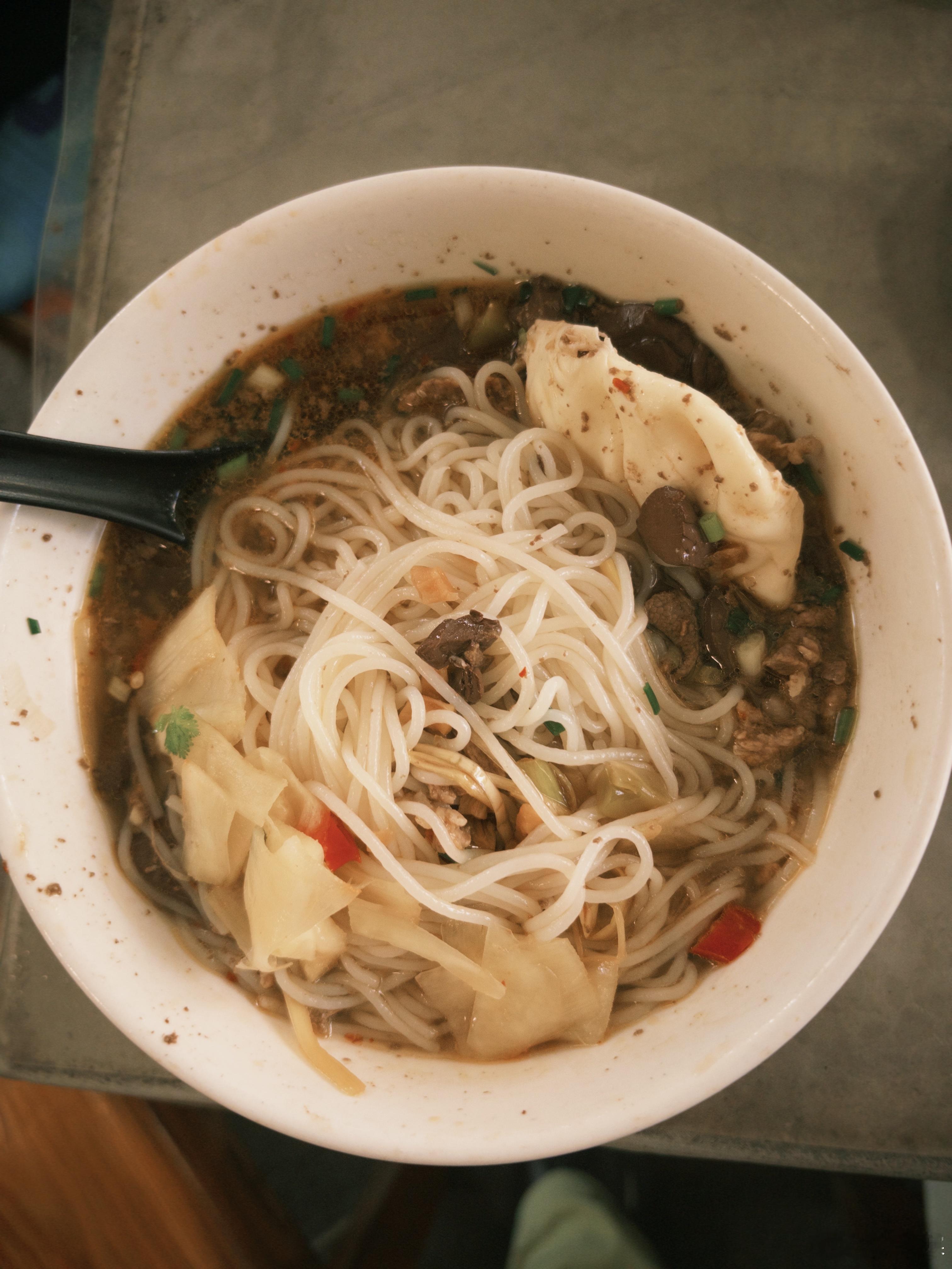 “如果在北京能吃到一碗好吃的米粉，我宁愿每月多付1000块钱的房租。”—湖南衡阳