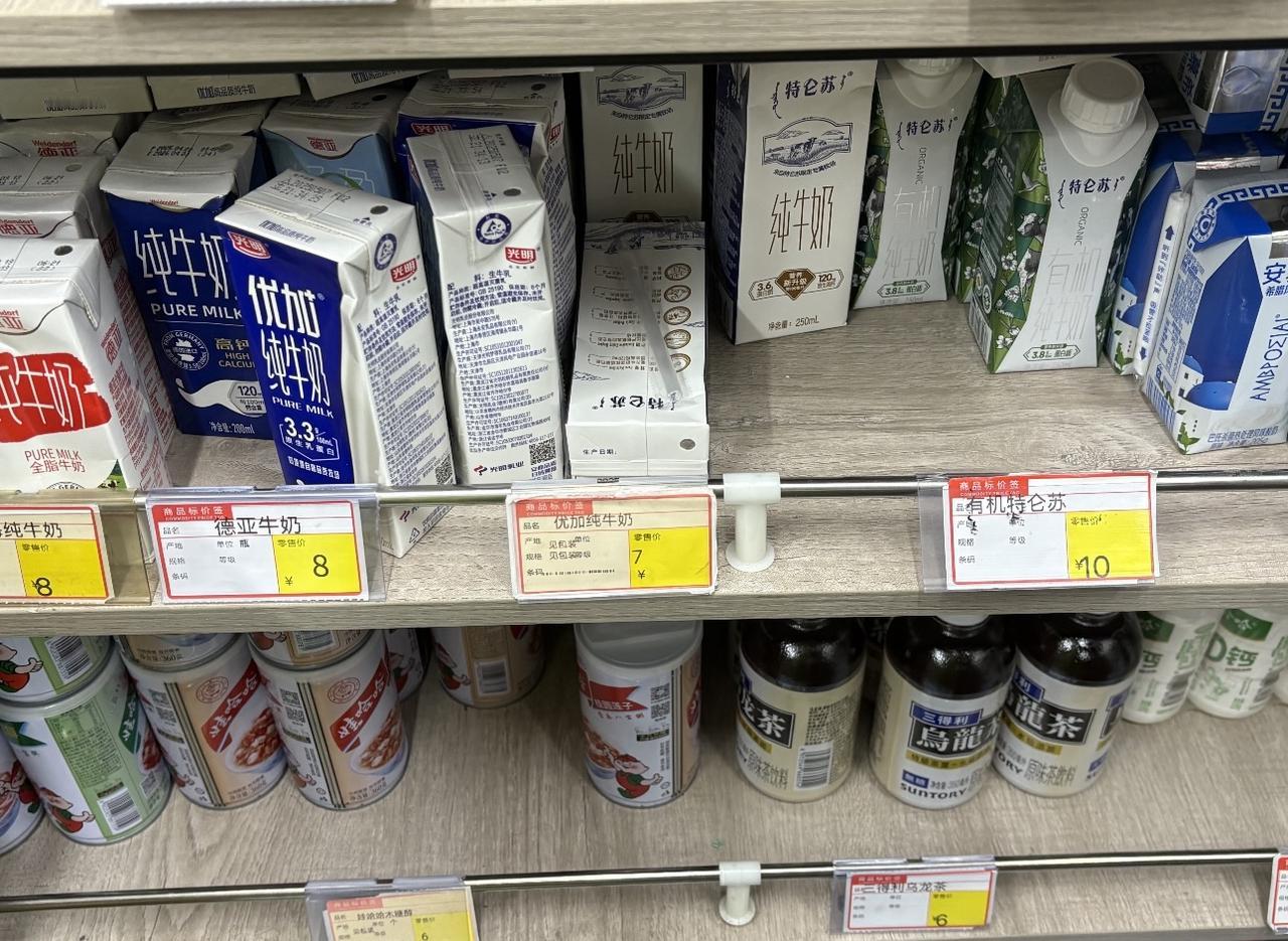 医院因病致贫的人这么多
却还出现溢价卖食品的怪象
实在令人愤懑
这里本就是无数患