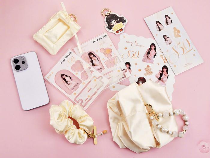 蓝厂这个代言人找的是真好啊，看着就很舒心～ 