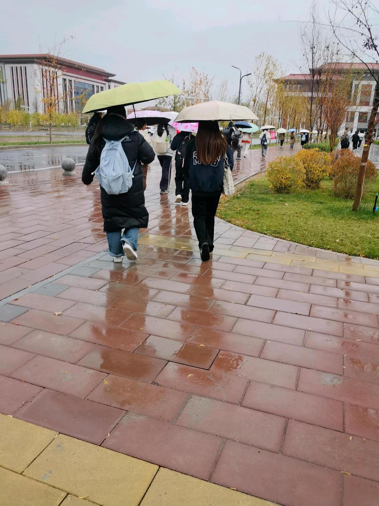 下雨了