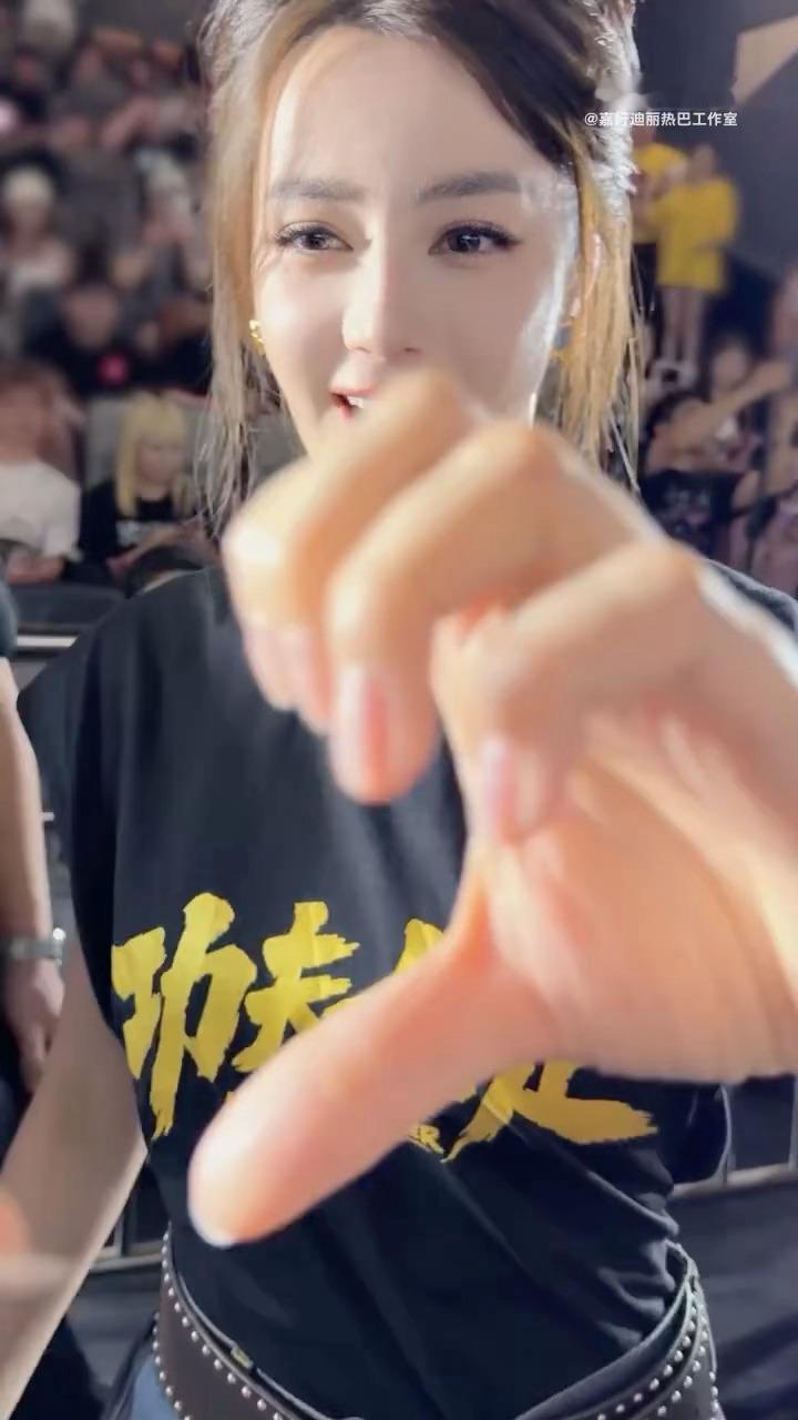 钰珑的笔芯好萌迪丽热巴钰珑迪丽热巴功夫女足