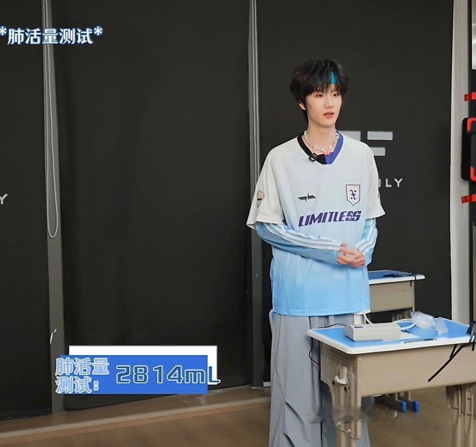 感觉跟东哥亲嘴能把他亲晕，， 