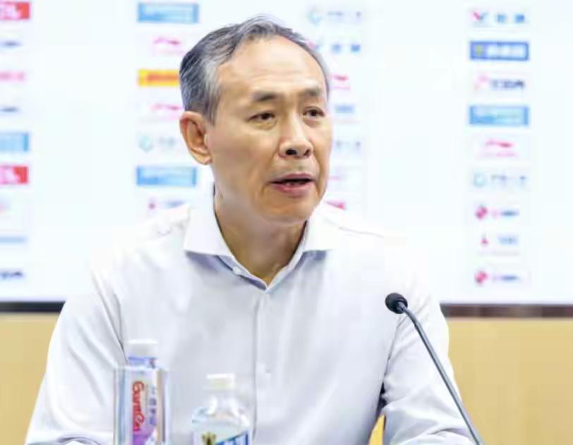【北京北汽客场战胜上海久事，将大比分扳平。赛后北京队主教练许利民接受采访时被问道