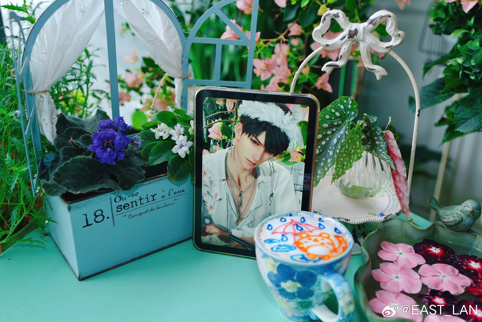 早ᑦ(・ ﻌ ・)ᐣ♡今天风雨有点大哦，大概是受台风的影响，外面本来大半夜都在赶