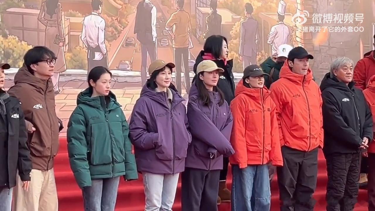 胡歌李沁开机路透胡歌李沁开机同框 挺好的 