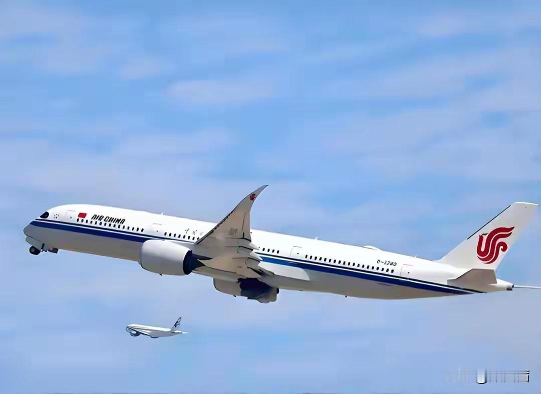 46条航线全停！日本首相高市早苗的“反华牌”，终究砸了自己的脚。
 
事情的起因