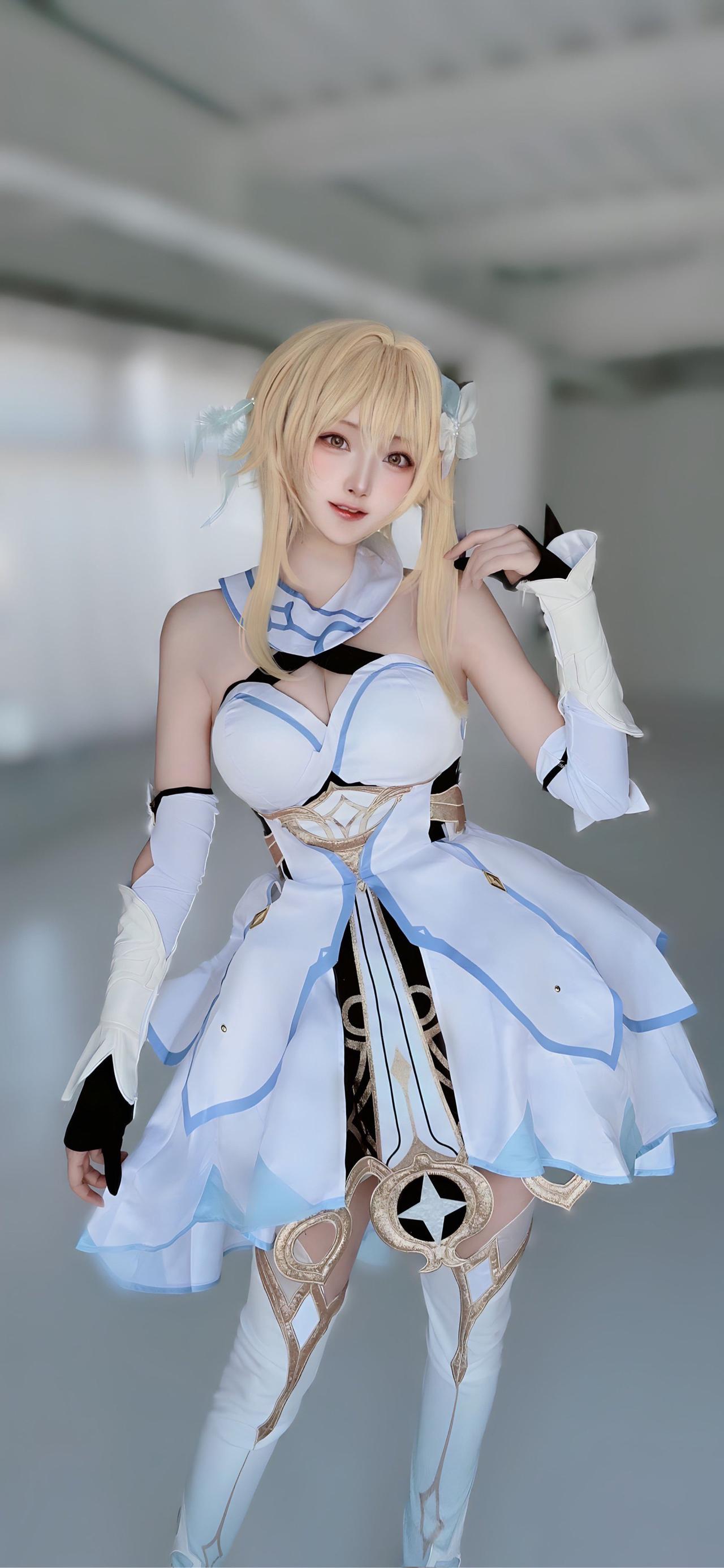 旅行者，无处不在！
COSER：chocolat_cos0#游戏##原神##二次