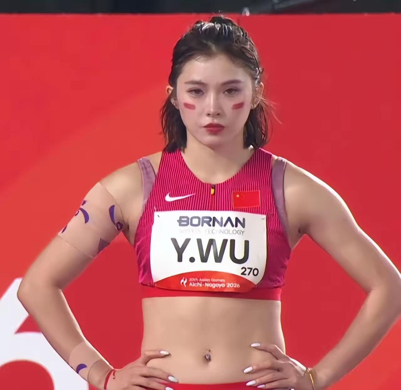 今天举行的亚运会女子100米栏吴艳妮最终获得了铜牌。应该是她是尽力了，在日本对三