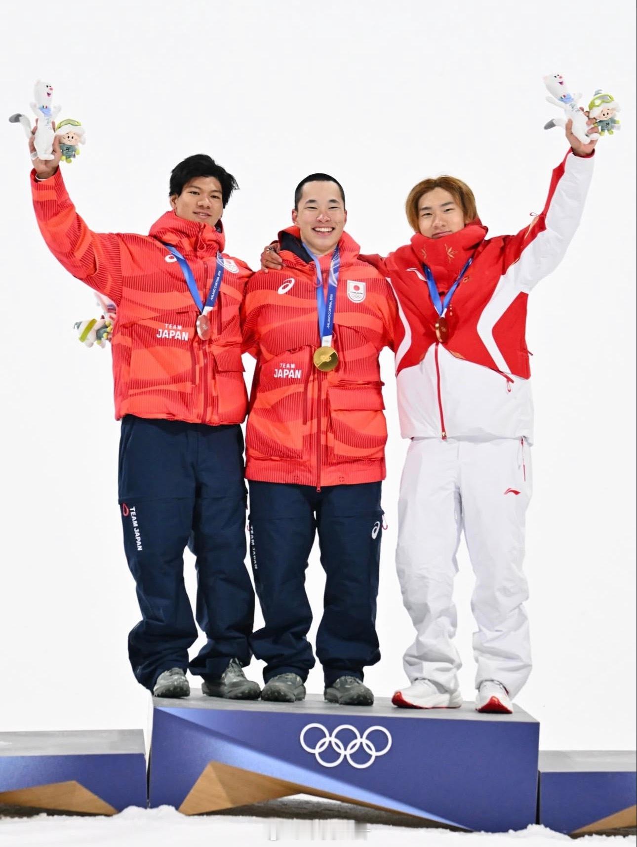 苏翊鸣大跳台铜牌 恭喜小鸣酱