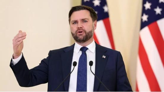 美国副总统万斯本来都计划好了，要坐飞机去巴基斯坦的伊斯兰堡，跟伊朗的人谈事儿，结