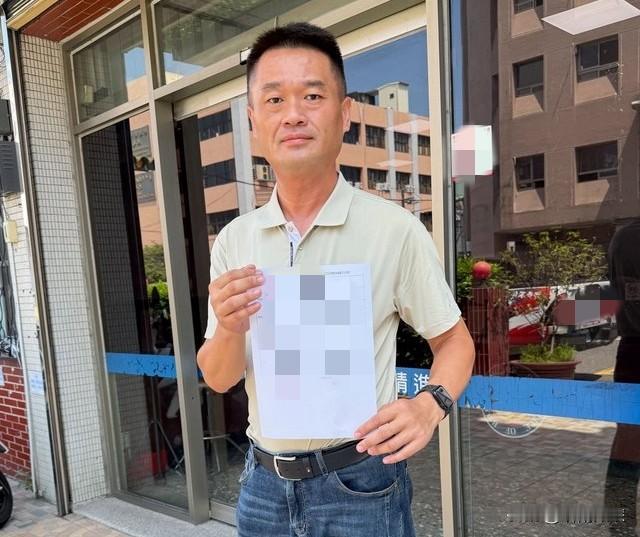 刚退出蓝营不久的郑伯其，就被台中地检拘提！就在9月21日，台中地检发起第一波地方