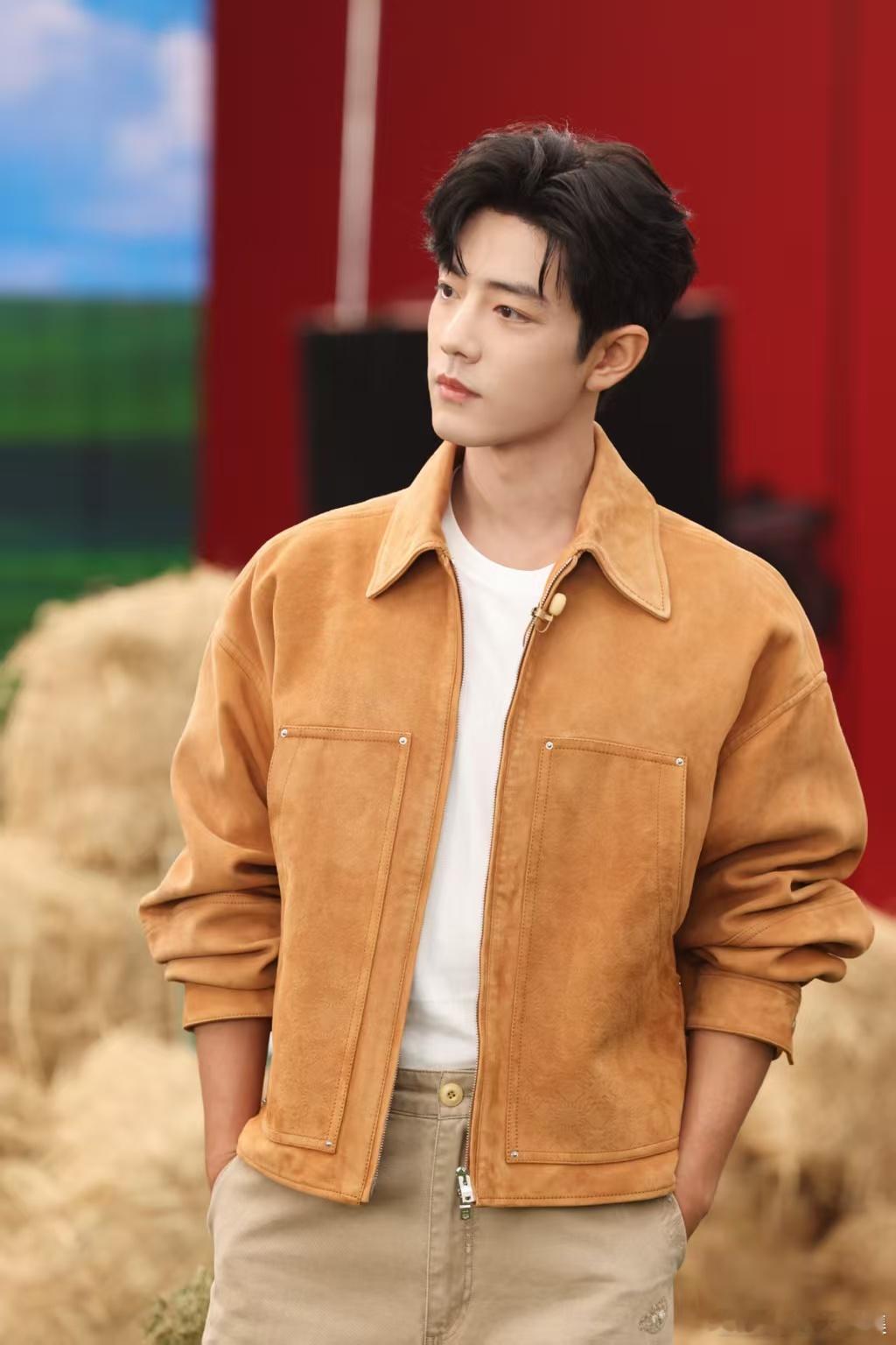 肖战新国风封神 在肖战身上，国风有了鲜活的当代气息。白衣造型清雅不凡，那句“相信