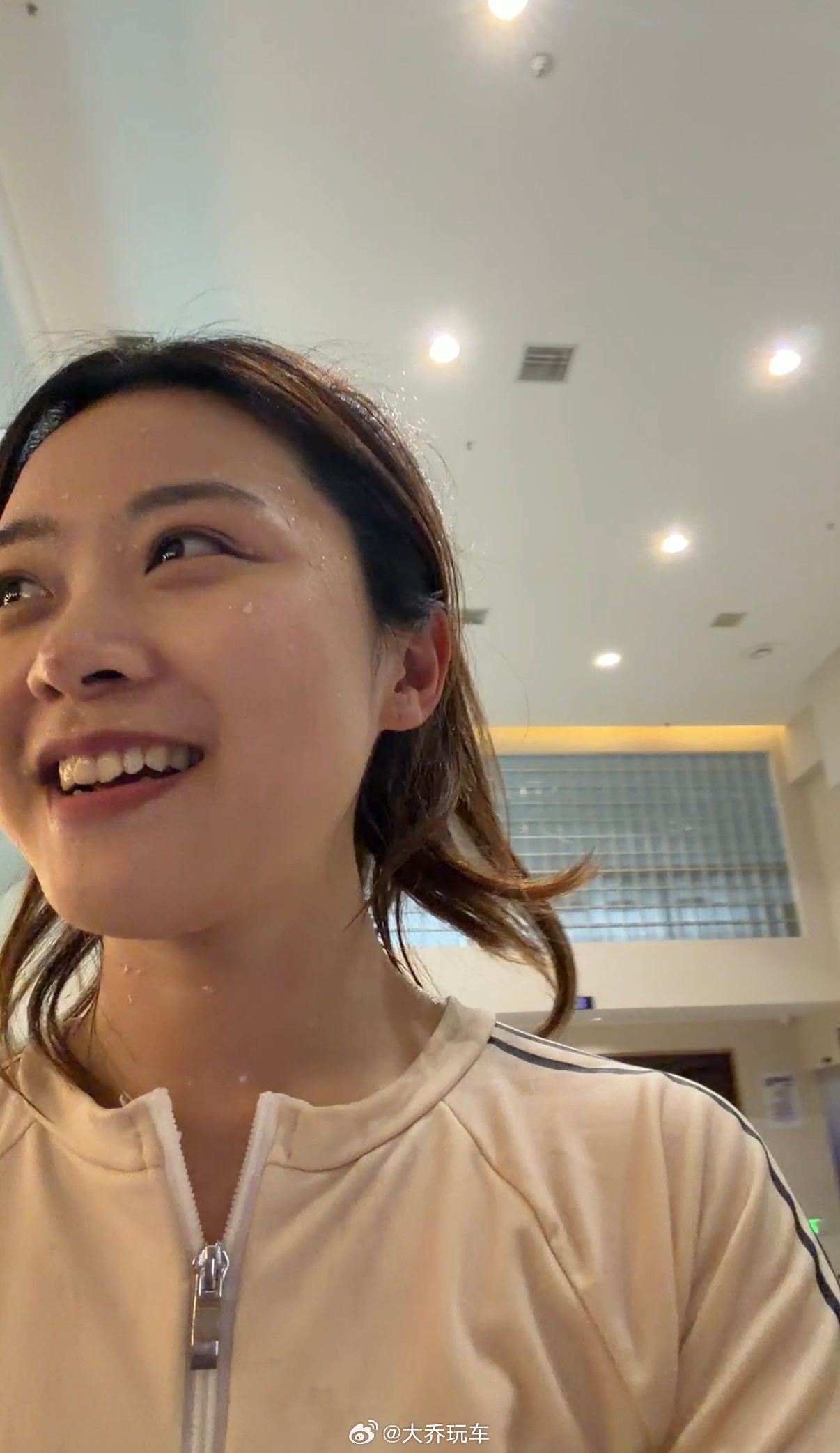 第一次体验冰浴！！！好爽啊！泡完整个人感觉精神焕发了，白了两个度，精神集中好多…